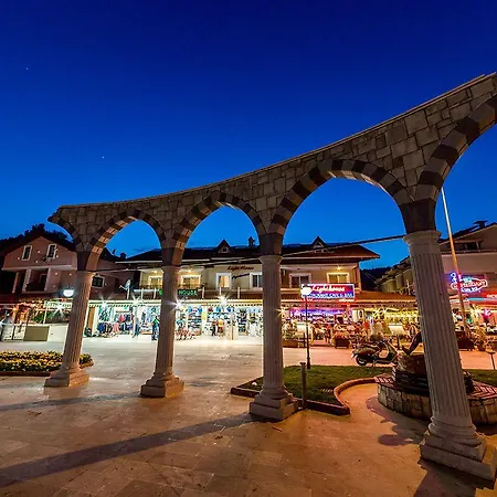 Lighthouse Ξενοδοχείο με διαμερίσματα 3*