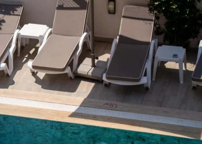 Lighthouse 3* Marmaris